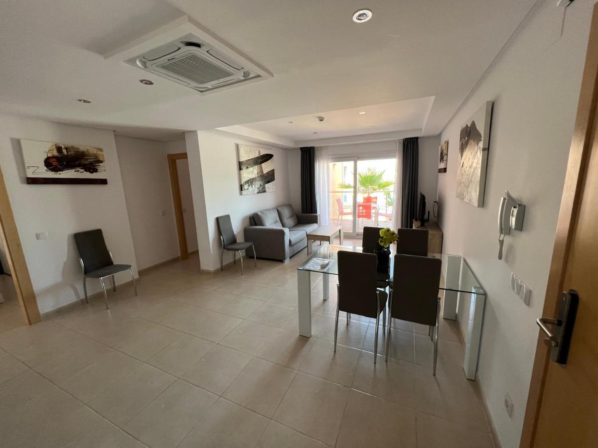 בניטאצ'ל Apartamentos Flamingo Hills מראה חיצוני תמונה