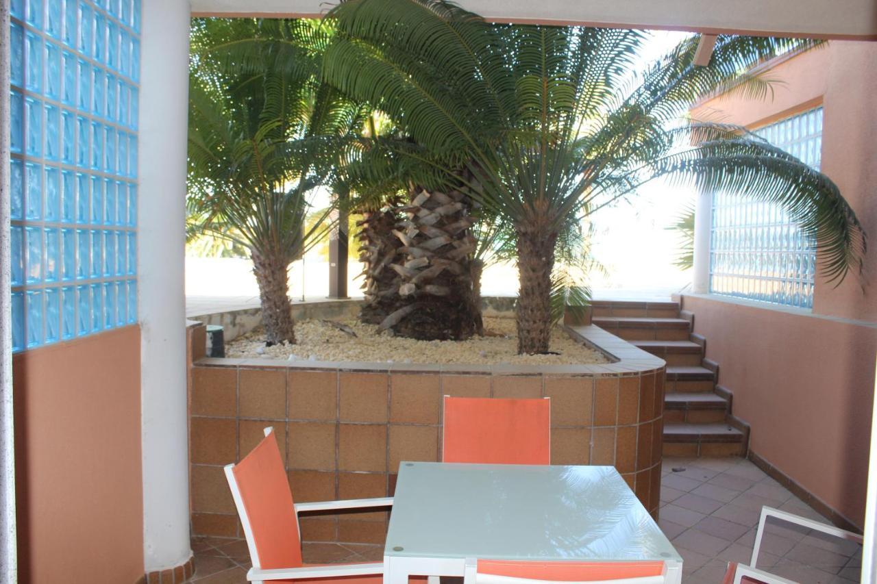 בניטאצ'ל Apartamentos Flamingo Hills מראה חיצוני תמונה